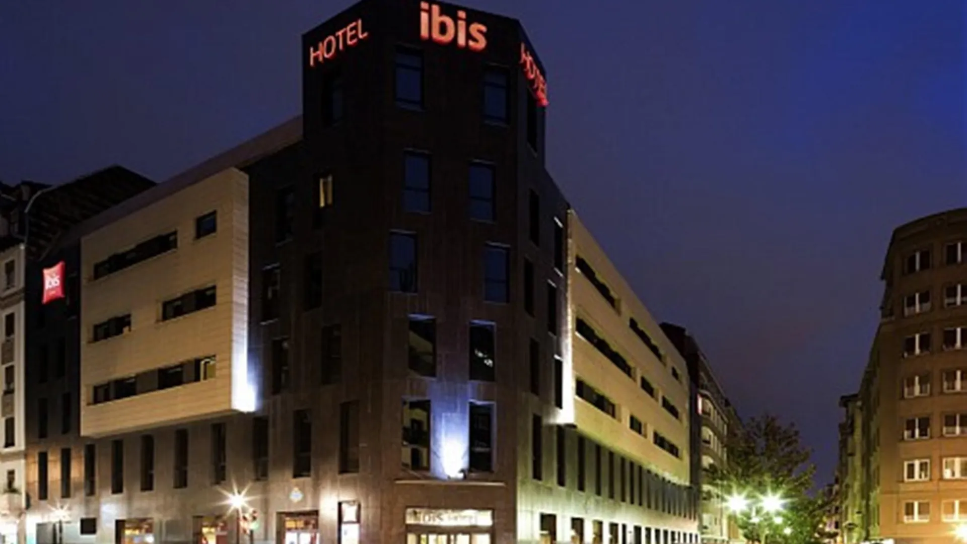 Ibis Bilbao Centro Hotel 0*,